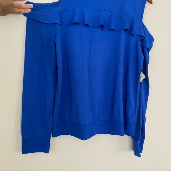 Halogen Ruffled Cold Shoulder Top - Picture 2 of 6